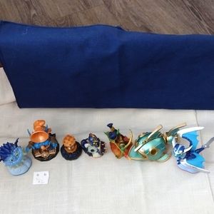 Lot of 7 Skylanders Activision Figures